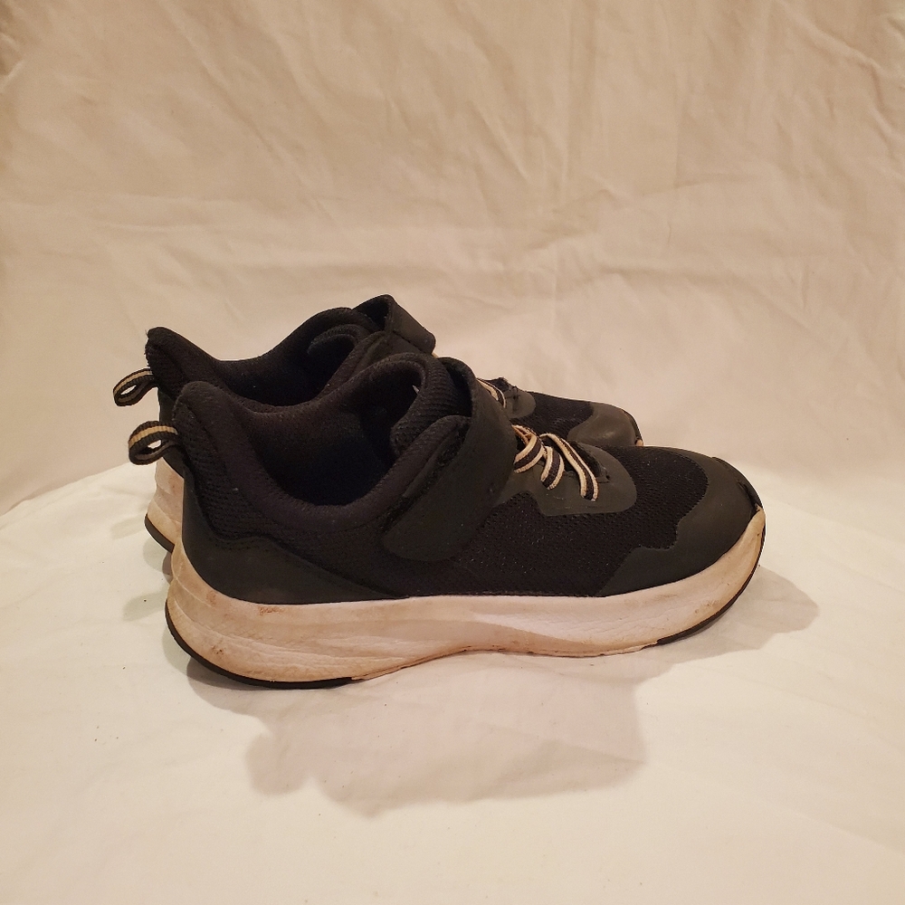 Athletic Works boys mesh sneakers size 11